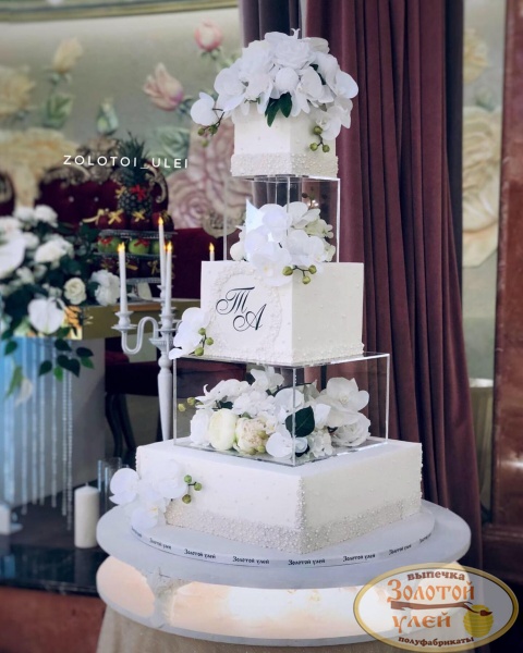 Свадебный торт