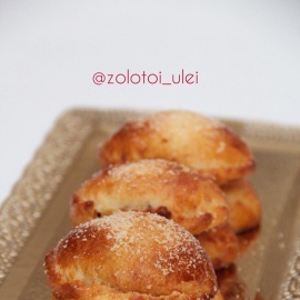 Пончики с вишней